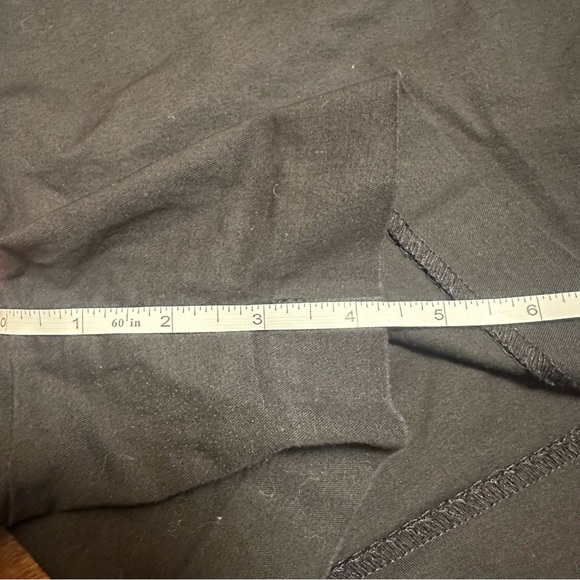 Ann Taylor Signature Women’s Black Shorts - Picture 2 of 6